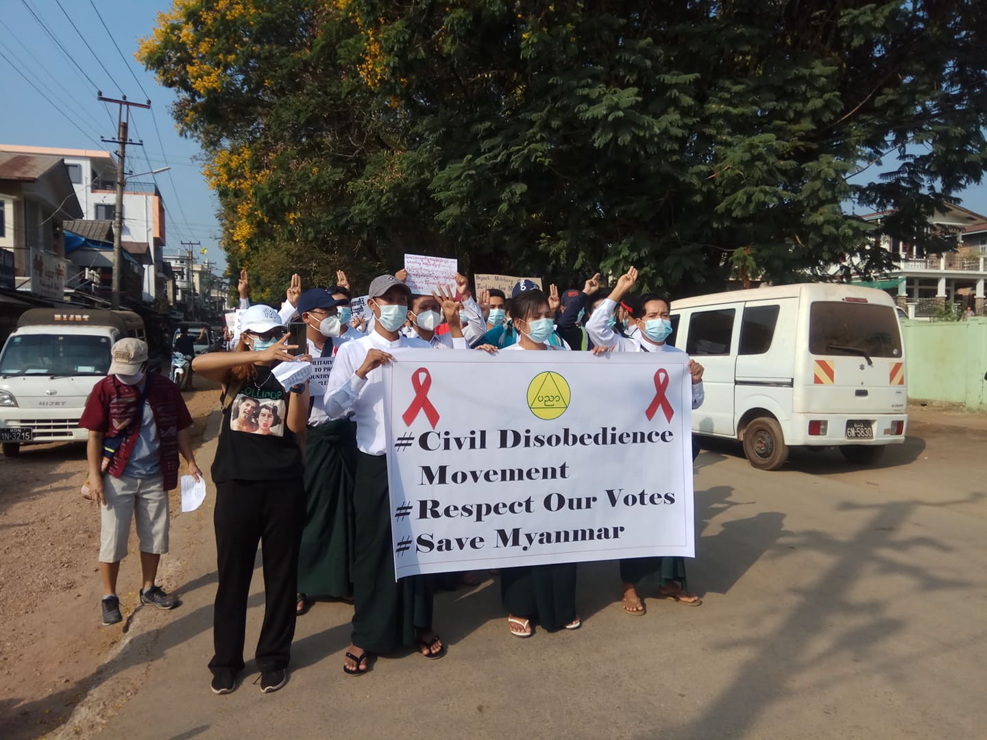 စစ်အာဏာရှင်ဆန့်ကျင်ရေး ရေးမြို့ဆန္ဒပြပွဲ ပညာရေးဝန်ထမ်းနှင့်တိုင်းရင်းသားများ ပါဝင်လာ