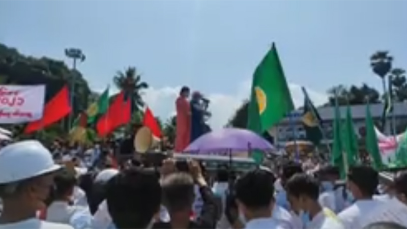 ဆန္ဒထုတ်​ဖော်ပွဲတွင် ပြည်သူ့ဘက်ရပ်တည် ဟောပြောခဲ့သည့် ရဲတပ်သား ဖမ်းဆီးခံရ