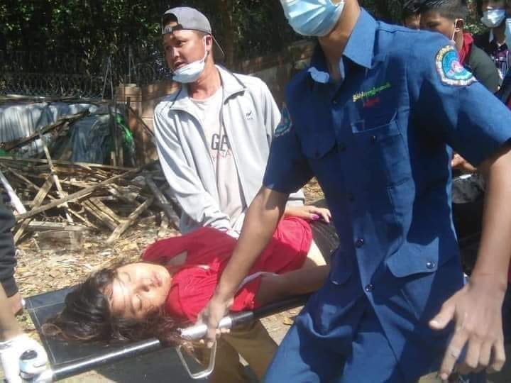 သေနတ်ဒဏ်ရာပြင်းထန် မိန်းကလေးနှင့် ဒဏ်ရာရသူအားလုံး တပ်ဆေးရုံပြောင်းရန် ဖိအားပေး