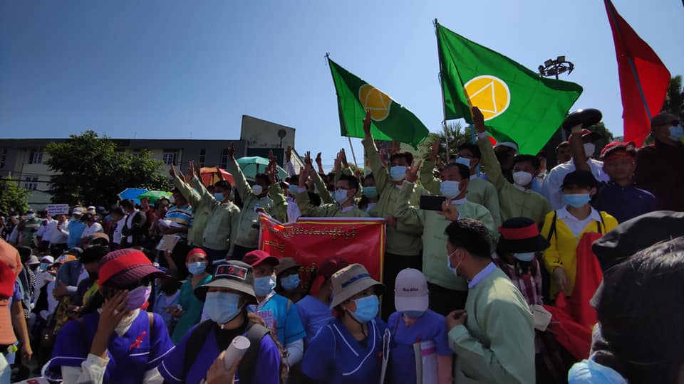 စစ်အာဏာရှင်စနစ် ဆန့်ကျင်ရေး မြိတ်မြို့ဆန္ဒပြပွဲတွင် ဌာနဆိုင်ရာ အများအပြား ပါဝင်လာ