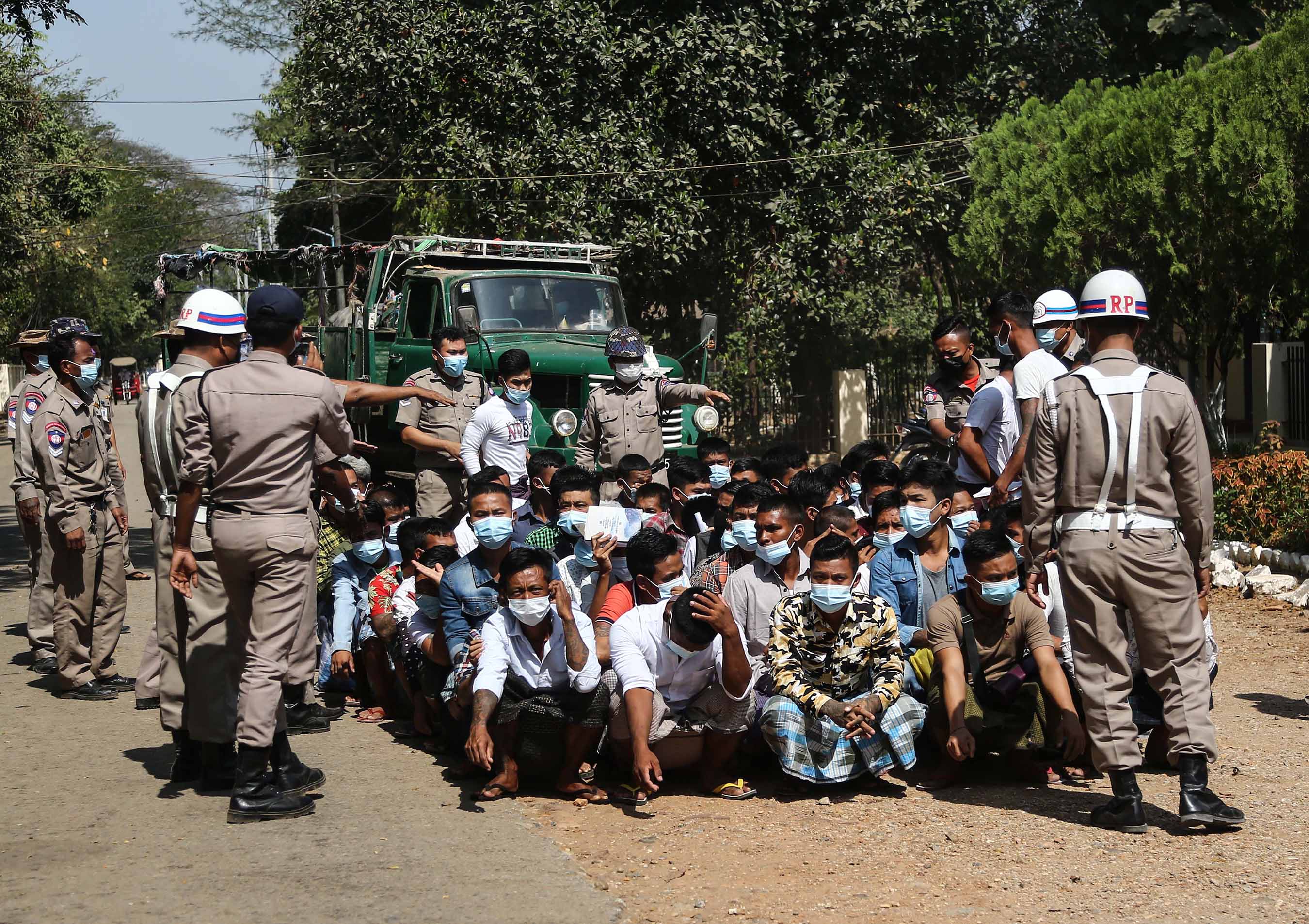 အင်းစိန်ထောင်ရှေ့ မြင်ကွင်း