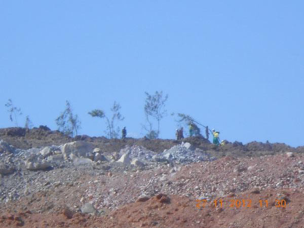 ေၾကးနီစီမံကိန္း လုံျခံုေရးတဲေဆာက္မႈေၾကာင့္ ေဒသခံမ်ားနွင့္အေျခအတင္ျဖစ္