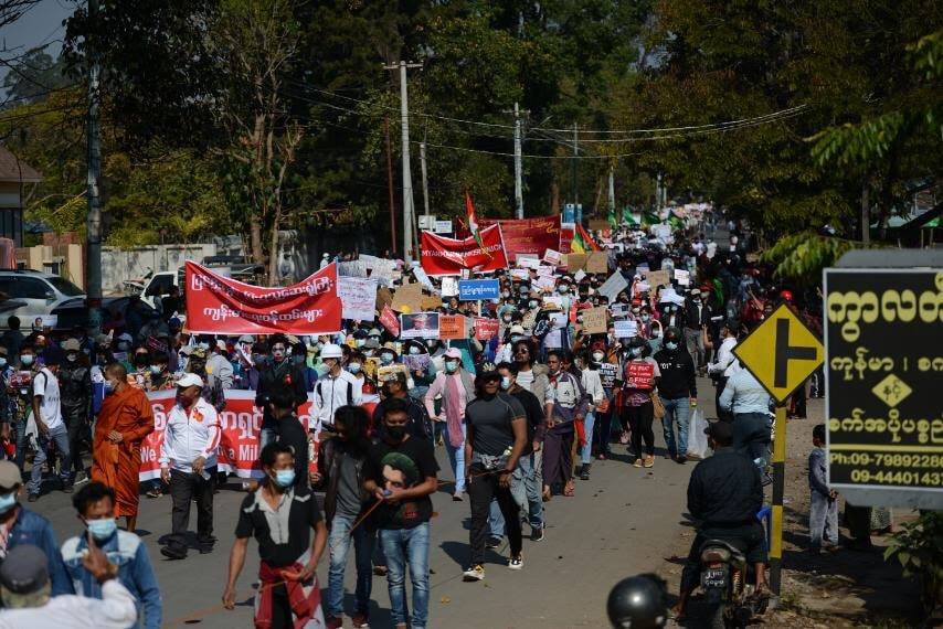 ပြင်ဦးလွင်မြို့တွင် လူအင်အား တစ်သိန်းကျော် ပုံစံအမျိုးမျိုးဖြင့် ဆန္ဒထုတ်ဖော်