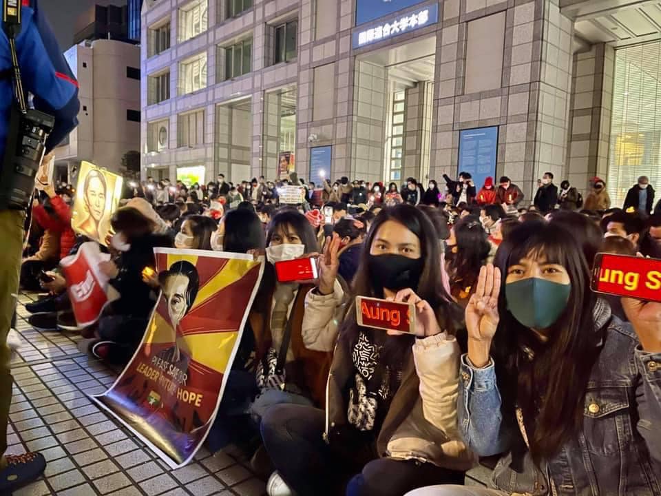 အကြမ်းမဖက် အာဏာဖီဆန်ရေးလှုပ်ရှားမှု ထောက်ခံပွဲ တိုကျိုမြို့ ကုလရုံးရှေ့ ပြုလုပ်
