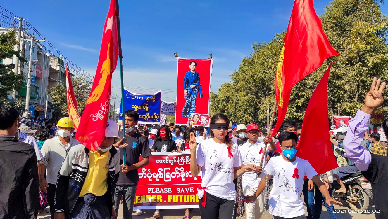 တောင်တွင်းကြီးတွင် လူထုသိန်းချီ ဆက်လက်ဆန္ဒပြ