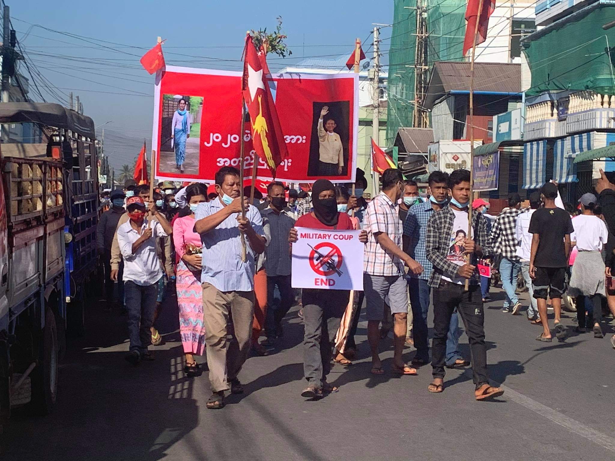 ထားဝယ်တွင် ဌာနပေါင်းစုံအပါအဝင် သပိတ်စစ်ကြောင်းများ အင်အားသိန်းချီ ဆက်လက်ဆန္ဒပြ