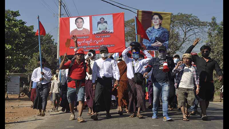 စစ်အာဏာရှင်ဆန့်ကျင်ရေး လက်ပံတန်းမြို့ဆန္ဒပြပွဲ ပြည်သူသောင်းချီပါဝင်