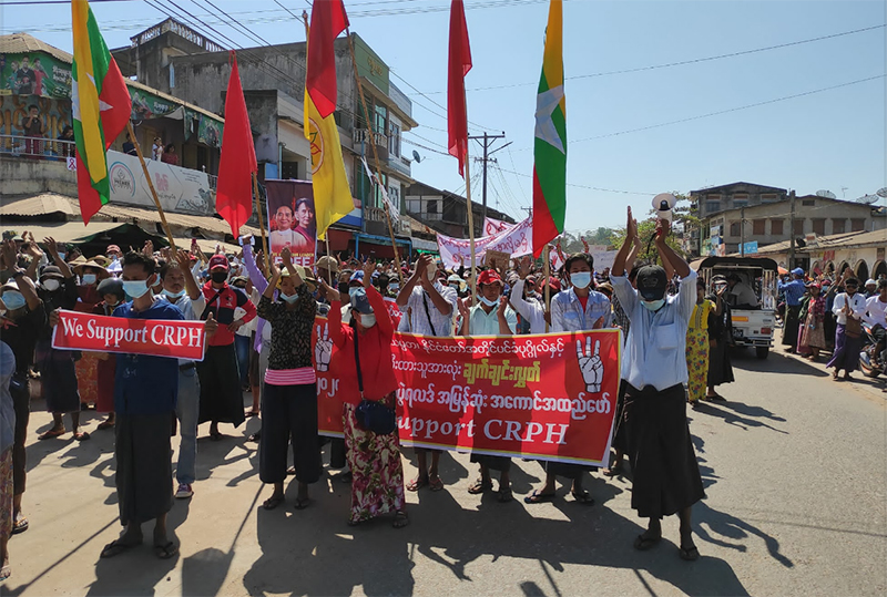 မင်းလှတွင် ဆက်လက်ဆန္ဒပြ၊ ဦးဆောင်သူအချို့ကို ညဘက် လိုက်လံရှာဖွေနေ