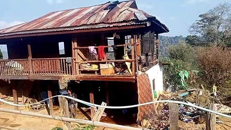 ကျောက်မဲခရိုင်၌ TNLA နှင့် RCSS တပ်ဖွဲ့တိုက်ပွဲဖြစ်၊ လက်နက်ကြီးရွာထဲကျ၍ နေအိမ်များ ပျက်စီး