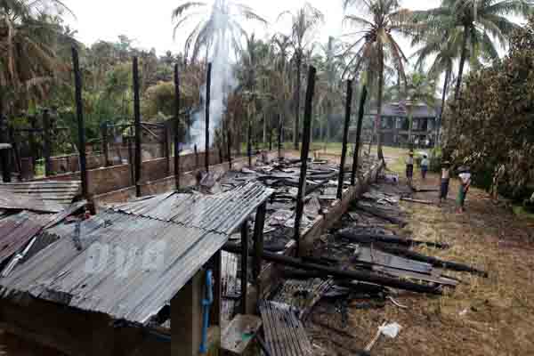 ရခုိင္ပါတီေခါင္းေဆာင္မ်ား သံတြဲျမို့ကုိ ထြက္ခြာ