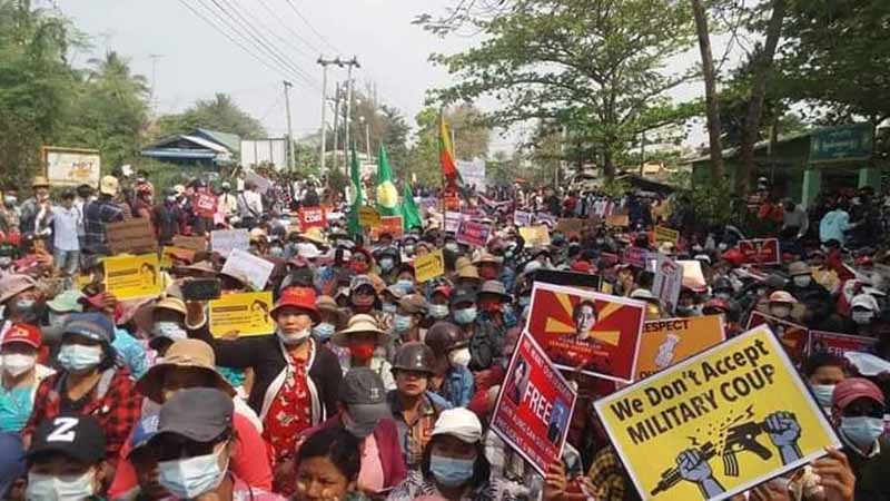 ဖမ်းဆီးခံမဲဇလီကုန်း ဆရာဝန်နှင့် အဆက်သွယ်မရ၊ ပြန်လွှတ်ပေးရန် အင်အား ၅၀၀၀ ကျော် ဆန္ဒပြ