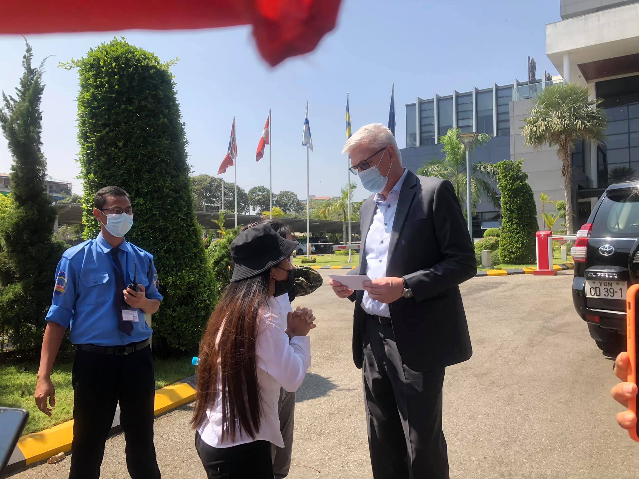 ရွေးကောက်ခံအစိုးရပြန်ရရေး မြန်မာပြည်သူများနှင့်အတူ ရပ်တည်ဟု ဒိန်းမတ်သံအမတ်ပြော