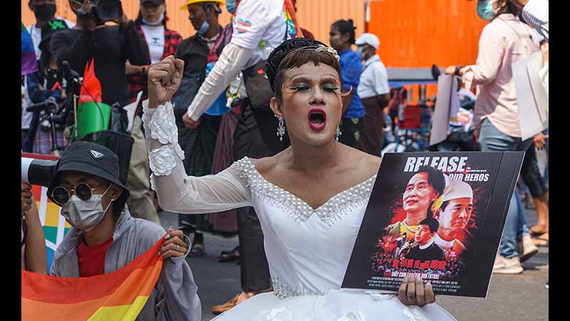 စစ်အာဏာရှင်စနစ်ကို ဆန့်ကျင်ကြောင်း LGBT‌ များ ဆန္ဒထုတ်ဖော်