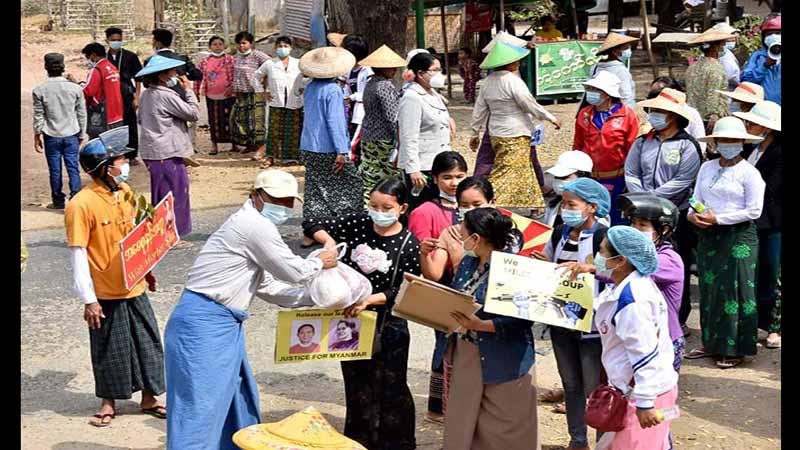 ယင်းမာပင်ဈေးသူ/သားများ CDM ဝန်ထမ်းများကို စားသောက်ကုန် ထောက်ပံ့