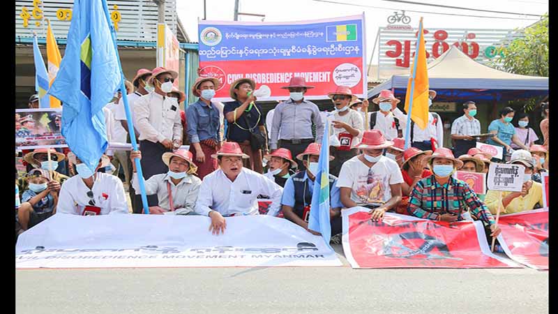 ဖြူးနှင့်ကညွတ်ကွင်းတွင် အာဏာသိမ်း စစ်ကောင်စီကို ငြိမ်းချမ်းစွာ ဆက်လက်ဆန္ဒပြ