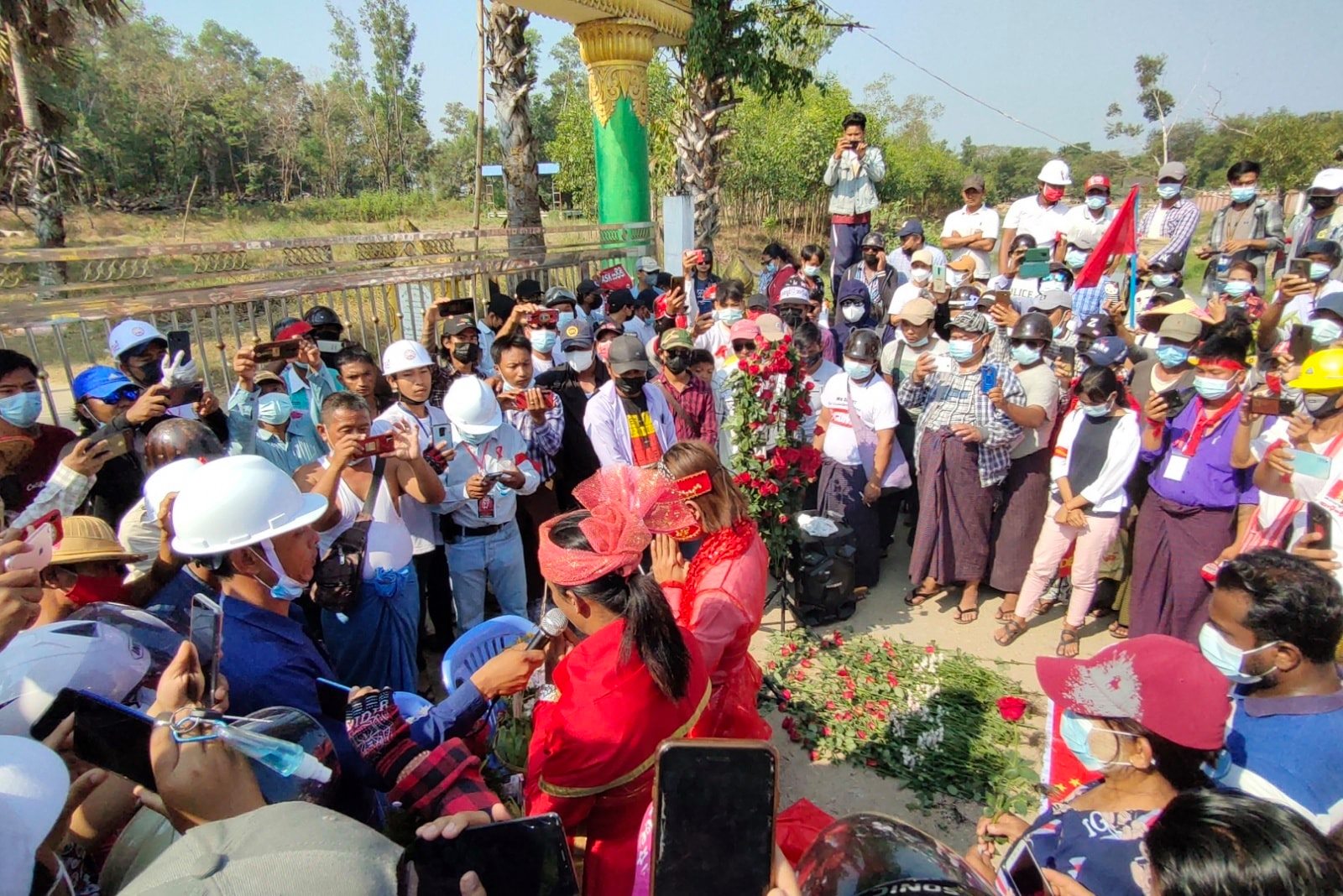 ပုသိမ်တွင် စစ်အာဏာရှင်ကျဆုံးရေးအတွက် ပြည်သူများက ကျိန်စာတိုက်