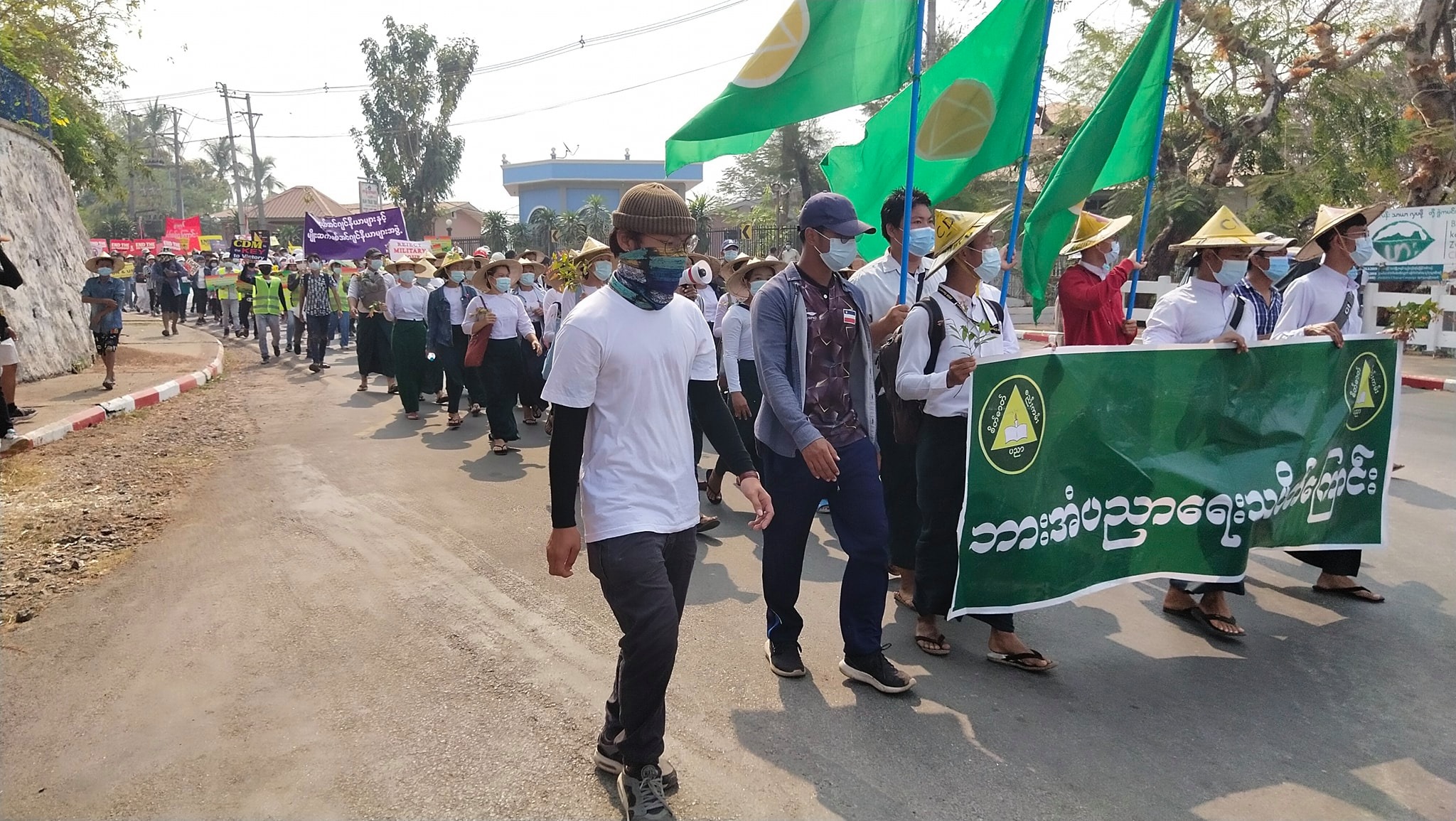 CDM လှုပ်ရှားမှုပါဝင်သဖြင့် ခြိမ်းခြောက်ခံနေရပေမယ့် အဆုံးထိတိုက်ပွဲဝင်သွားမယ်ဟု ဆရာမတစ်ဦး ပြော
