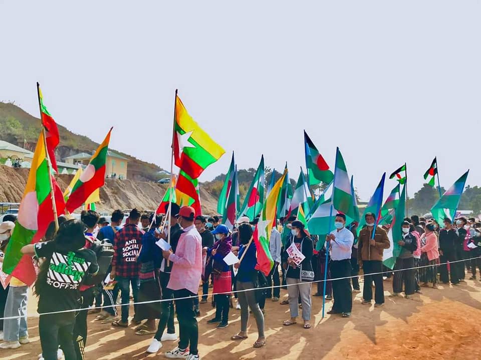 မူဆယ်တွင် စစ်အာဏာရှင်ကို ဆန့်ကျင်ဆန္ဒပြသဖြင့် တရားစွဲဆိုခံရသူ ၄ ဦး အားရုံးထုတ်