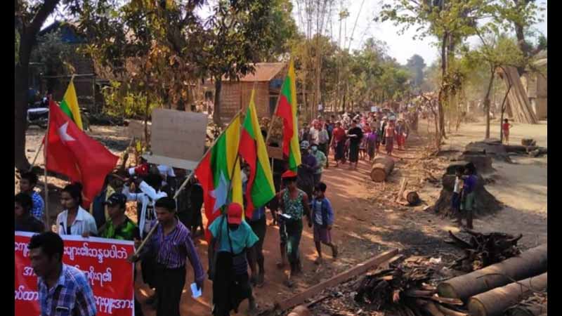 မင်းလှတွင် စစ်ကောင်စီခန့် အုပ်ချုပ်ရေးမှူးအသစ်များကို ပြည်သူက ဆန္ဒပြကန့်ကွက်