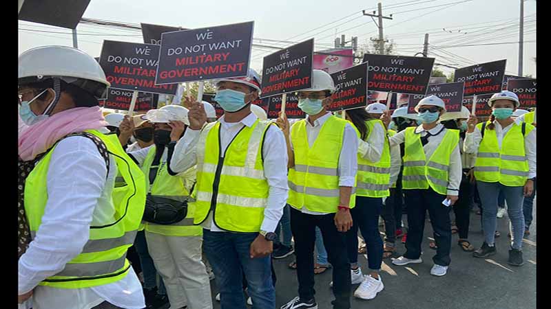 မန္တလေးတွင် အင်အားအများဆုံး ကျန်းမာရေးနှင့်အင်ဂျင်နီယာ စစ်ကြောင်းတို့ ပူးပေါင်းချီတက်
