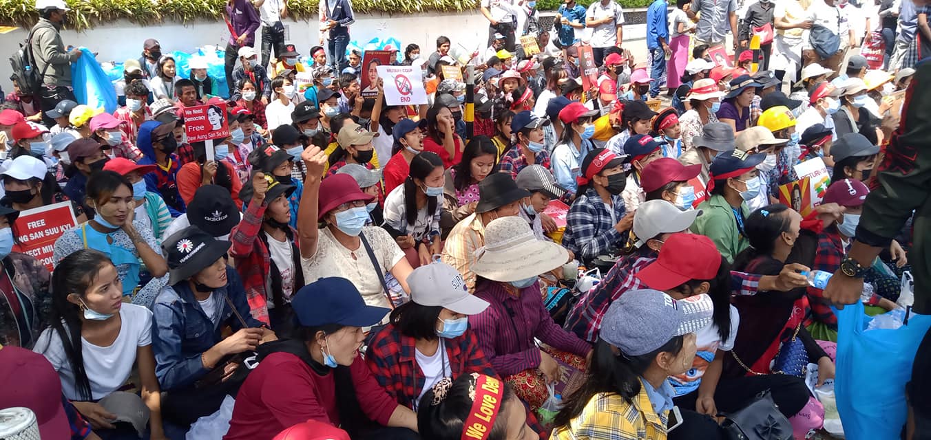 ရန်ကုန်မြို့လယ် ဆူးလေအနီး စစ်အာဏာရှင်ဆန့်ကျင်သူများ ဆက်လက်ဆန္ဒပြ