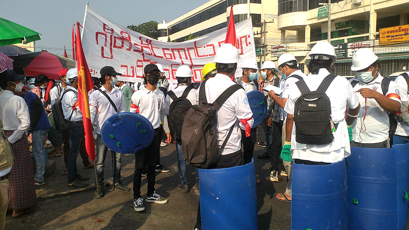 အင်းစိန်ဆန္ဒပြသူများကို ရဲနှင့်စစ်တပ်က ပစ်ခတ်ဖြိုခွင်း၊ လူငယ်အများအပြား ဖမ်းဆီးခံရ