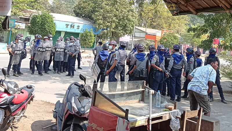 မကွေးမြို့တွင် ဆန္ဒပြသူ ၇၀ ကျော် ဖမ်းဆီးခံရ