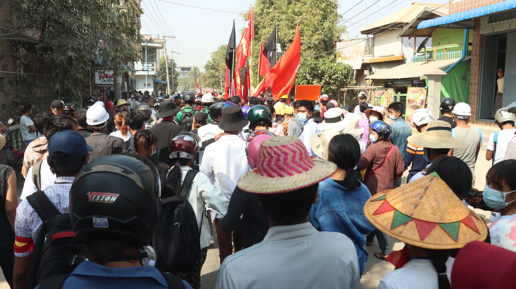 မုံရွာတွင် ပြောက်ကျားစနစ်ဖြင့် ပင်မသပိတ်စစ်ကြောင်း ဆက်လက်ချီတက်