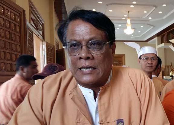 စစ်ကိုင်းတိုင်းဝန်ကြီးချုပ်နှင့် ဥပဒေချုပ်တို့ကို အမှုဖွင့်ပြီး မုံရွာထောင်တွင် ချုပ်နှောင်