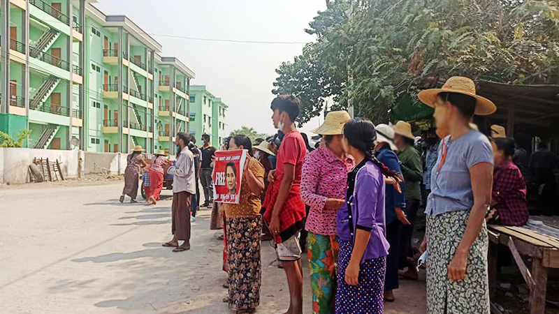 ရွှေဘိုတွင် ရဲနဲ့တပ်အင်အား အလုံးအရင်းချထားသဖြင့် ပြောက်ကျားနည်းဖြင့် ဆန္ဒထုတ်ဖော်