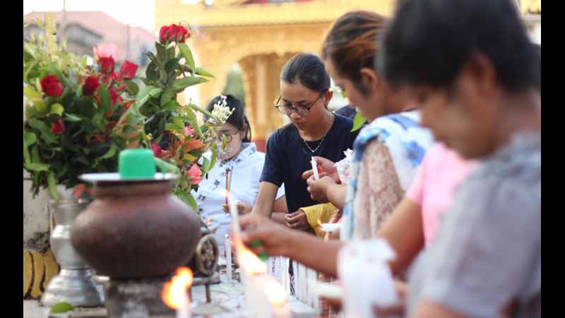 ရေးမြို့တွင် ပြည်သူ့လက်ဝယ်အာဏာရရှိရေးနှင့် ကျဆုံးသွားသူများအတွက် ဆုတောင်း