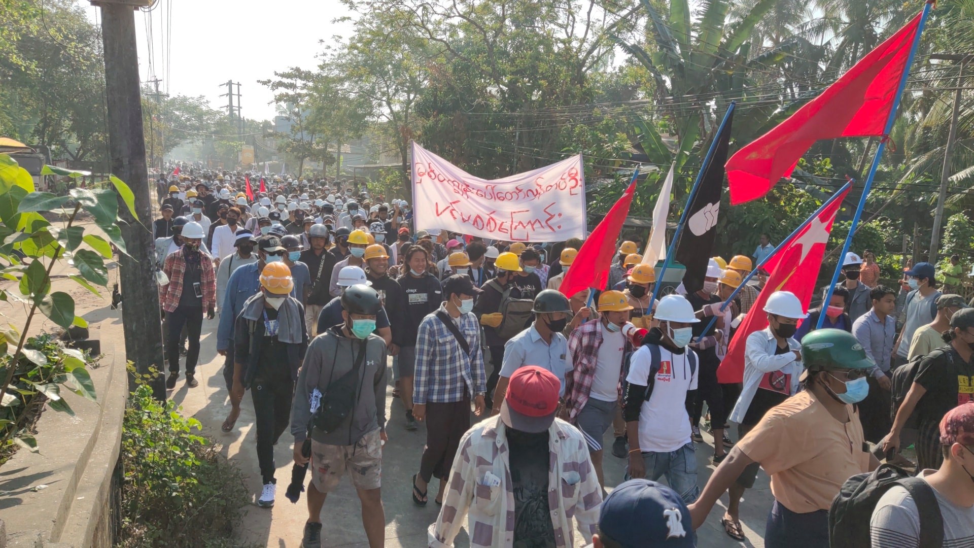 ပုသိမ်တွင် စစ်အာဏာရှင်ဆန့်ကျင်ရေးဆန္ဒပြသူများကို ရဲတပ်ဖွဲ့ ပစ်ခတ်ဖြိုခွင်း