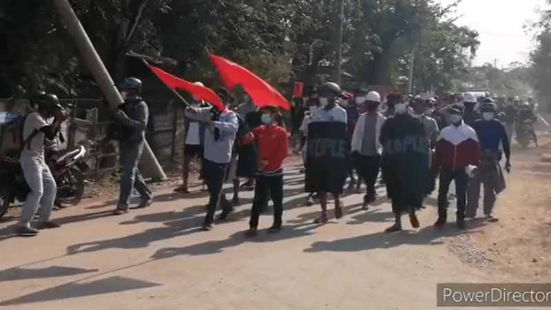 သပိတ်သပိတ်စစ်ကြောင်း ၂ ခုခွဲပြီး ကလေးမြို့ရပ်ကွက်များတွင် လှည့်လည်ဆန္ဒပြ