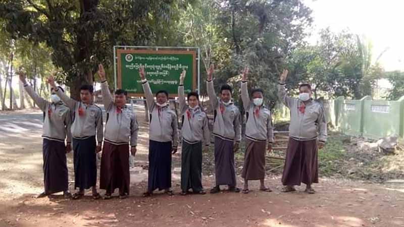 ယင်းမာပင်ခရိုင် ရေအရင်းအမြစ်ဌာနက ဝန်ထမ်း ၁၀ ဦး CDM တွင် ပူးပေါင်းပါဝင်