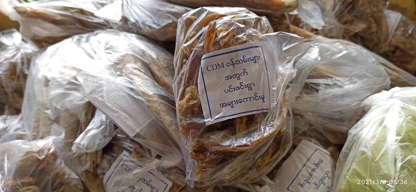 ဝက်လက်တွင် အင်အားသောင်းချီ ဆန္ဒပြ၊ CDM ဝန်ထမ်းများကို စားသောက်ကုန်များ ထောက်ပံ့