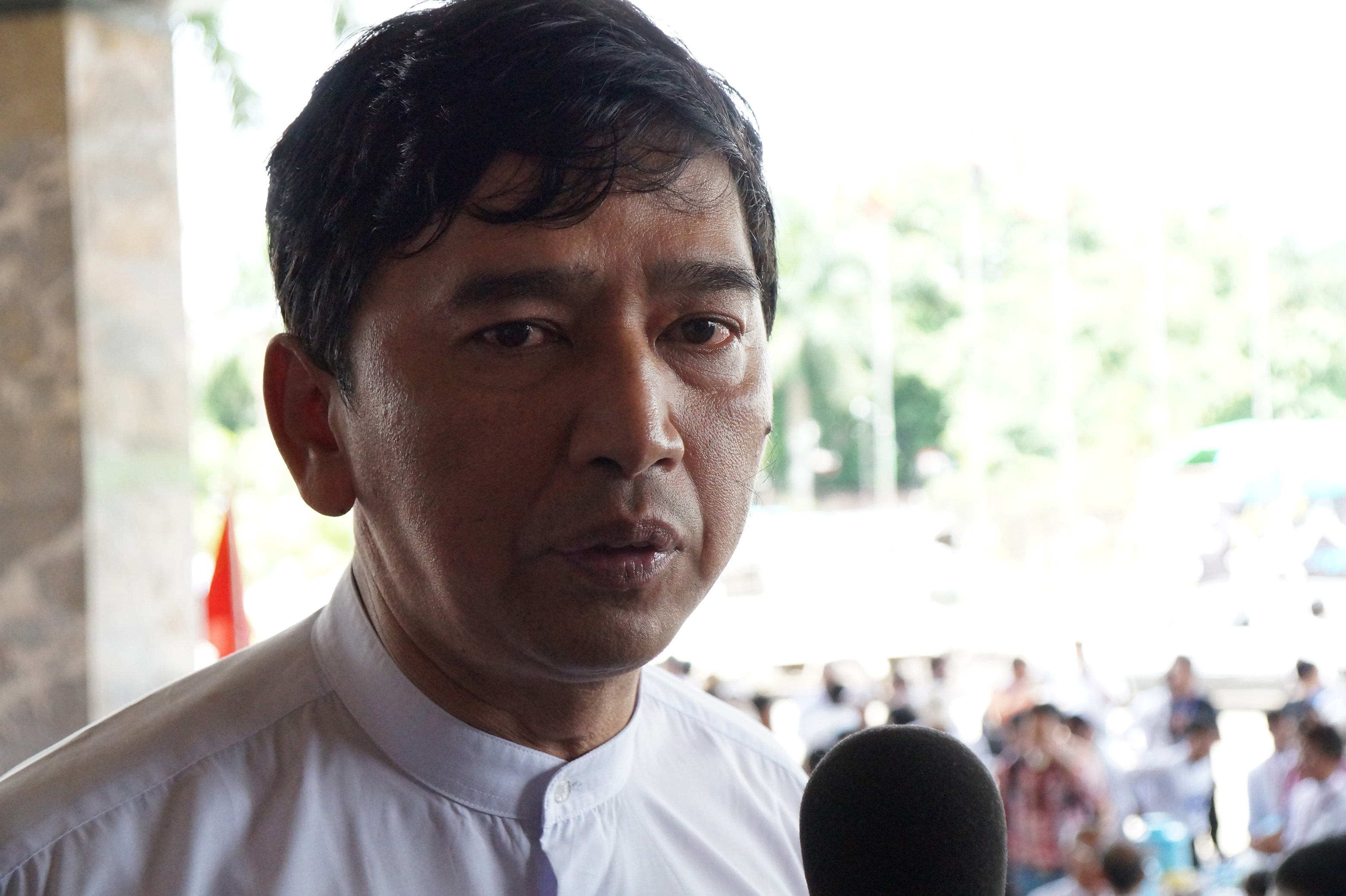 ပဋိပကၡ ပုိျပီးမက်ယ္ျပန့္ေရး ၀ုိင္း၀န္းထိန္းသိမ္းရန္ ဦးမင္းကုိနုိင္ တုိက္တြန္း
