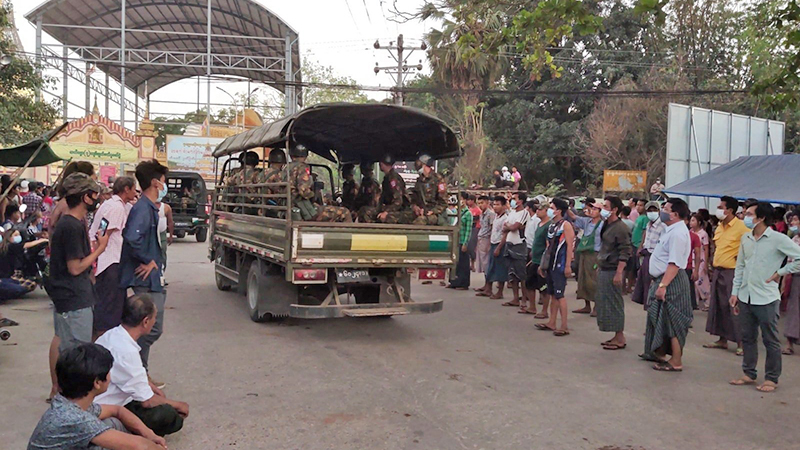 ပုသိမ် ဆန္ဒပြ ရပ်ကွက်များတွင် စစ်တပ်က လာရောက်တပ်စွဲ