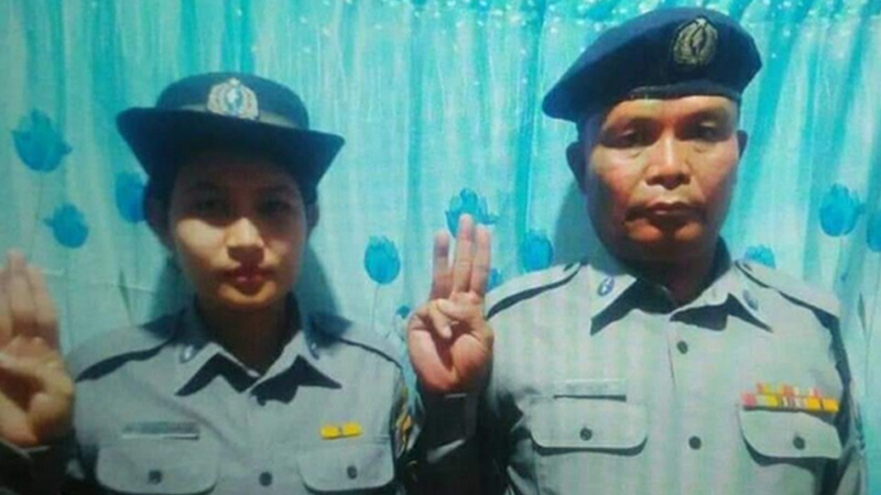 စစ်ကိုင်းမြို့က ရဲတပ်ဖွဲ့ဝင် သားအဖ ၂ ဦး CDM တွင်ပါဝင်ပြီး ပြည်သူနှင့်ပူးပေါင်း