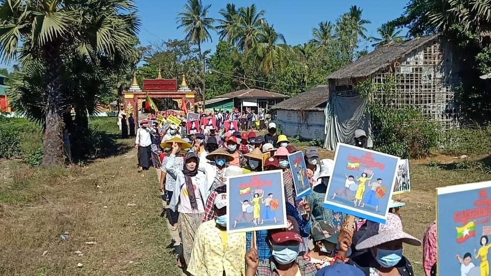 ဖျာပုံမြို့နယ်က ကျေးရွာများ စုပေါင်းဆန္ဒထုတ်ဖော်