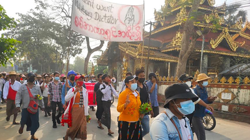 စစ်အာဏာရှင်ဆန့်ကျင်​ရေး​ ညောင်တုန်းသပိတ် ပစ်ခတ်ဖြိုခွင်းခံရ