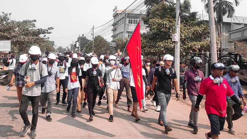 ထားဝယ်သပိတ်စစ်ကြောင်းဖြိုခွင်းခံရ၊ ယမန်ညက နေရာအချို့တွင် စစ်တပ်ကတပ်စွဲပြီး ည ၈ နာရီအထိ ပစ်ခတ်