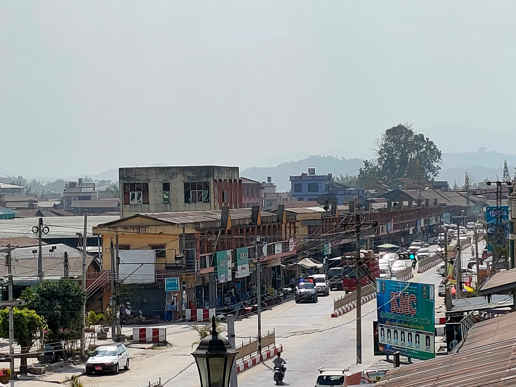 နမ့်ခမ်းမြို့တွင် ဆန္ဒပြပွဲ လူမစုနိုင်ရန် ရဲနှင့်စစ်တပ်က လိုက်လံဖမ်းဆီး