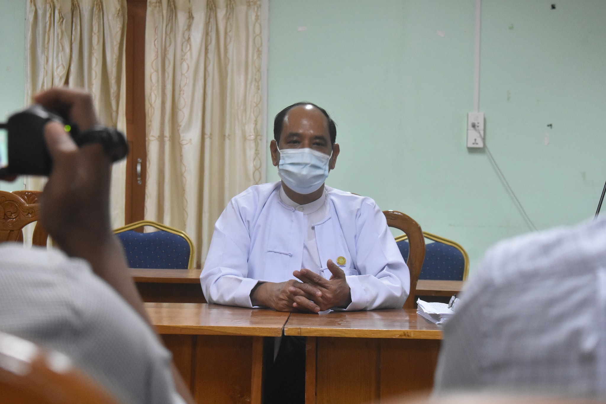 ဧရာဝတီတိုင်း ကျန်းမာရေးဦးစီးမှူး ဒေါက်တာ သန်းထွန်းအောင် ရာထူးကနုတ်ထွက်