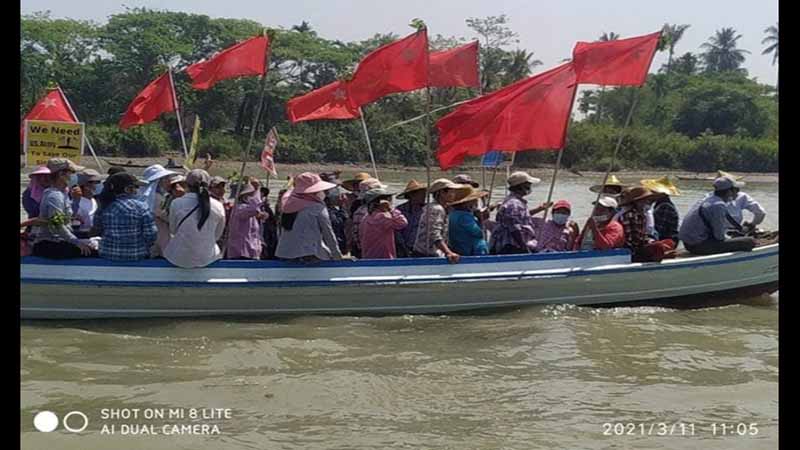 ကျိုက်လတ်မြို့တွင် လုံခြုံရေး အင်အားတိုးမြှင့်ထားသဖြင့် ရေယာဉ်များဖြင့် ဆန္ဒပြ