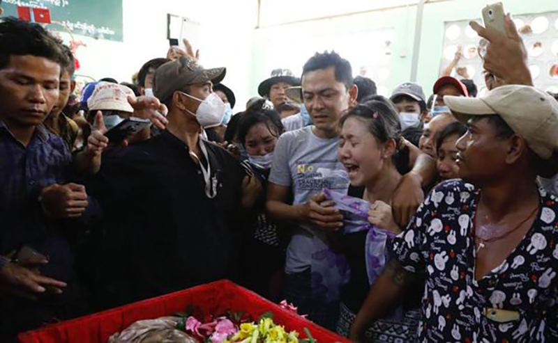 စု သက်မွေးသိပ္ပံကျောင်း တာဝန်ခံ၏ ဈာပနကျင်းပ၊ ထိုးသွင်းဒဏ်ရာတွေ့ဟု ဇနီးဖြစ်သူပြော