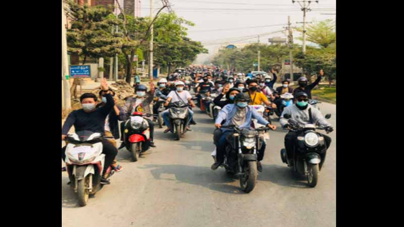 ပိတ်ဆို့မှုများကြားက မန္တလေးမြို့တွင် ဆိုင်ကယ်စစ်ကြောင်းများ ချီတက်ဆန္ဒပြ