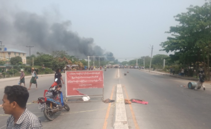 လှိုင်သာယာနှင့် အင်းစိန်တွင် ဆန္ဒပြသူများကို စစ်တပ်နှင့်ရဲက ပစ်ခတ်သဖြင့် ၂၀ ကျော်သေဆုံး