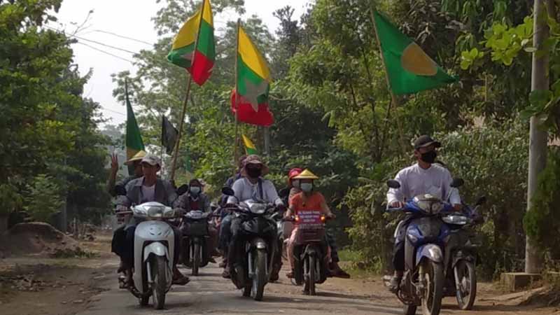 ရဲနှင့်စစ်တပ် တားဆီးမှုများရှိသော်လည်း ဖြူးတွင် စစ်အာဏာရှင်ဆန့်ကျင်ရေး ဆက်လုပ်