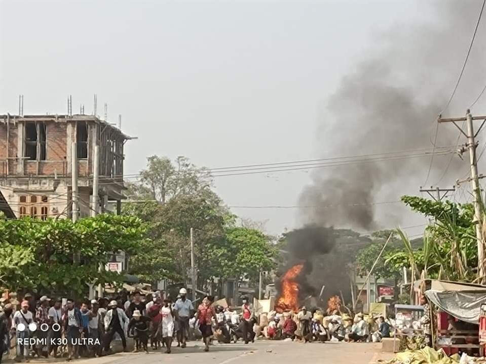 ကောလင်းမြို့တွင် ပြည်သူ ၁ ဦးသေနတ်မှန်သေဆုံးပြီးနောက် အခြေအနေတင်းမာနေ