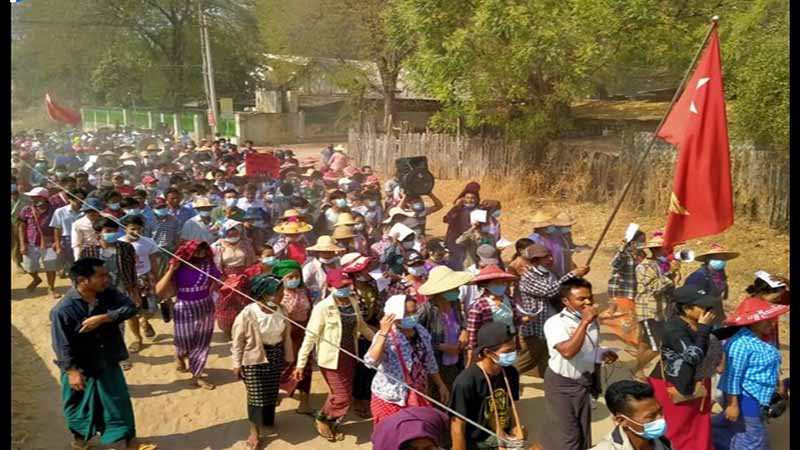 နတ်မောက်မြို့တွင် စစ်အာဏာရှင်ကျဆုံးရေး ပြည်သူထောင်ချီ ဆန္ဒပြ